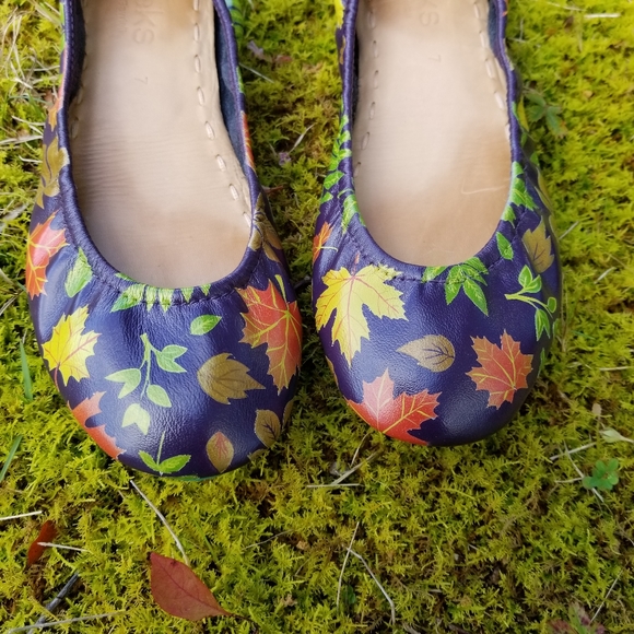 "All Fall" Tieks Size 7 (Taking Comissions) - Picture 4 of 14
